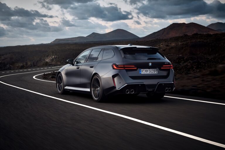 سيارة BMW M5 Touring  الجديدة