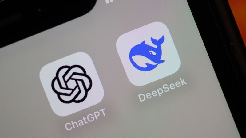 تطبيقا ChatGPT وDeepseek - AP