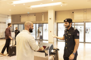 مطار زايد الدولي