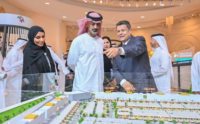 خلال زيارة الشيخ عمار بن حميد النعيمي، ولي عهد عجمان رئيس المجلس التنفيذي، لمعرض عجمان للاستثمار العقاري 2025