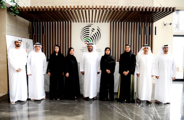 مجلس إدارة جمعية الصحفيين الإماراتية ينتخب فضيلة المعيني رئيسة للجمعية بالإجماع - وكالة أنباء الإمارات (وام)