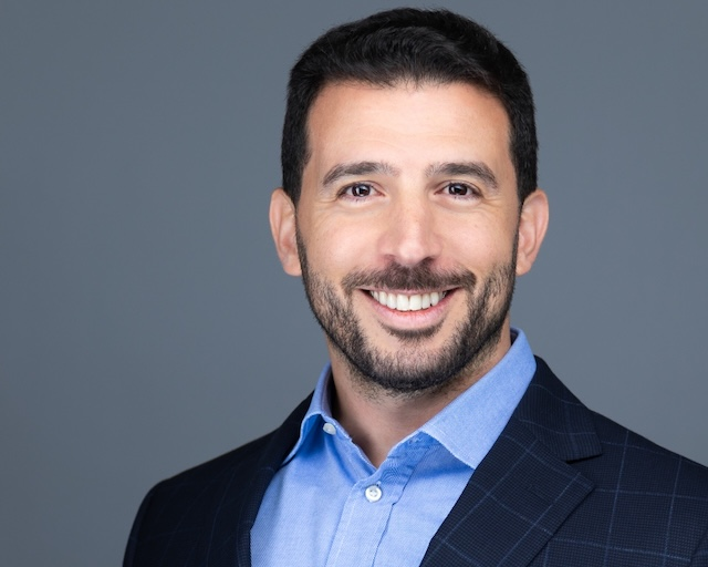 نصيف كازان
Nassif E. Kazan