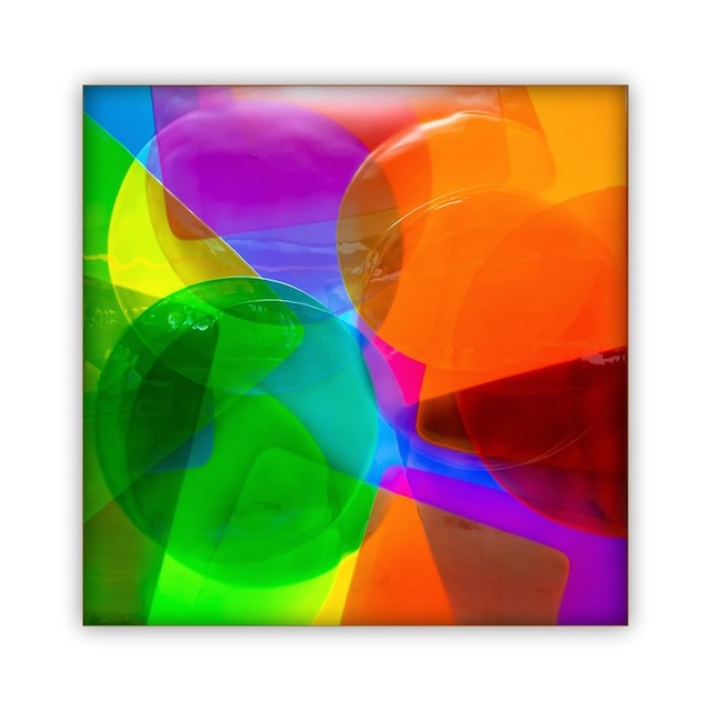 عمل نات بوين "آرتورا أورورا، 2022" باستخدام مادة الإيبوكسي ريزن.