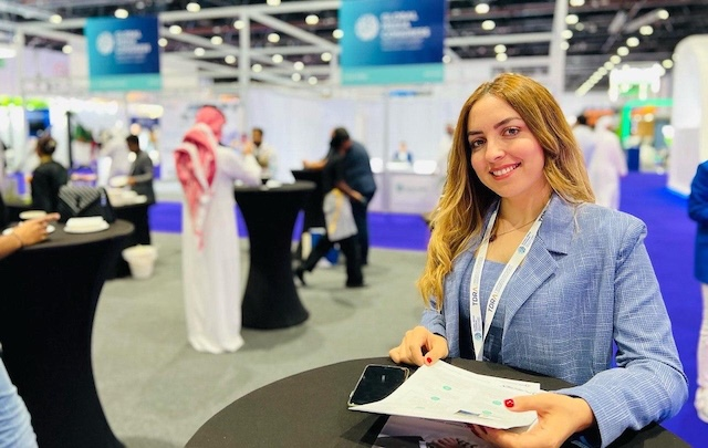 وهبة رومي خلال مشاركتها في الكونغرس العالمي للإعلام بأبوظبي 2023