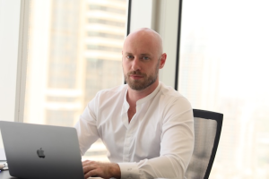 بيتر إيفانتسوف، المؤسس والشريك الإداري لـ"جي سي جي ستراكشرينغ"